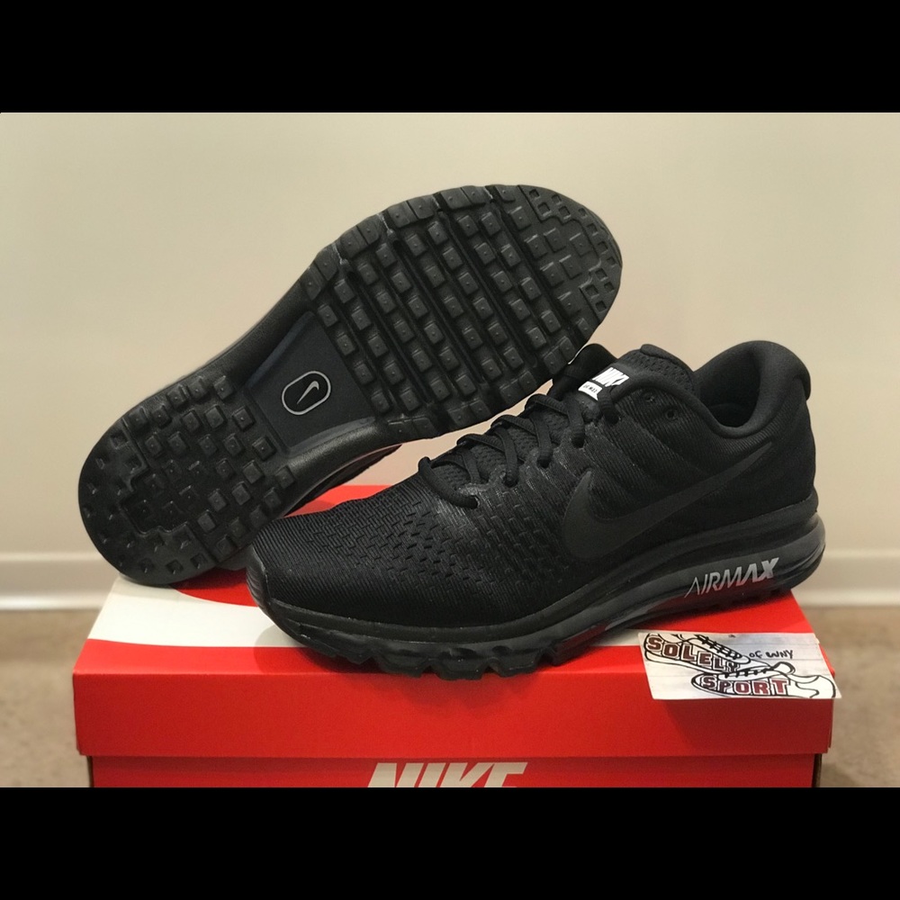 NEW Nike Air Max 2017 Triple Black Vapormax Plus - Picture 4 of 8